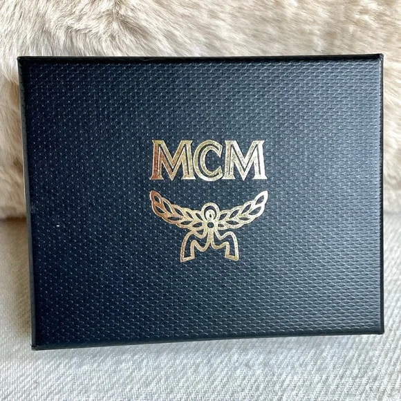 NWTIB MCM PINK CARD HOLDER AND DUSTBAG - Picture 2 of 5